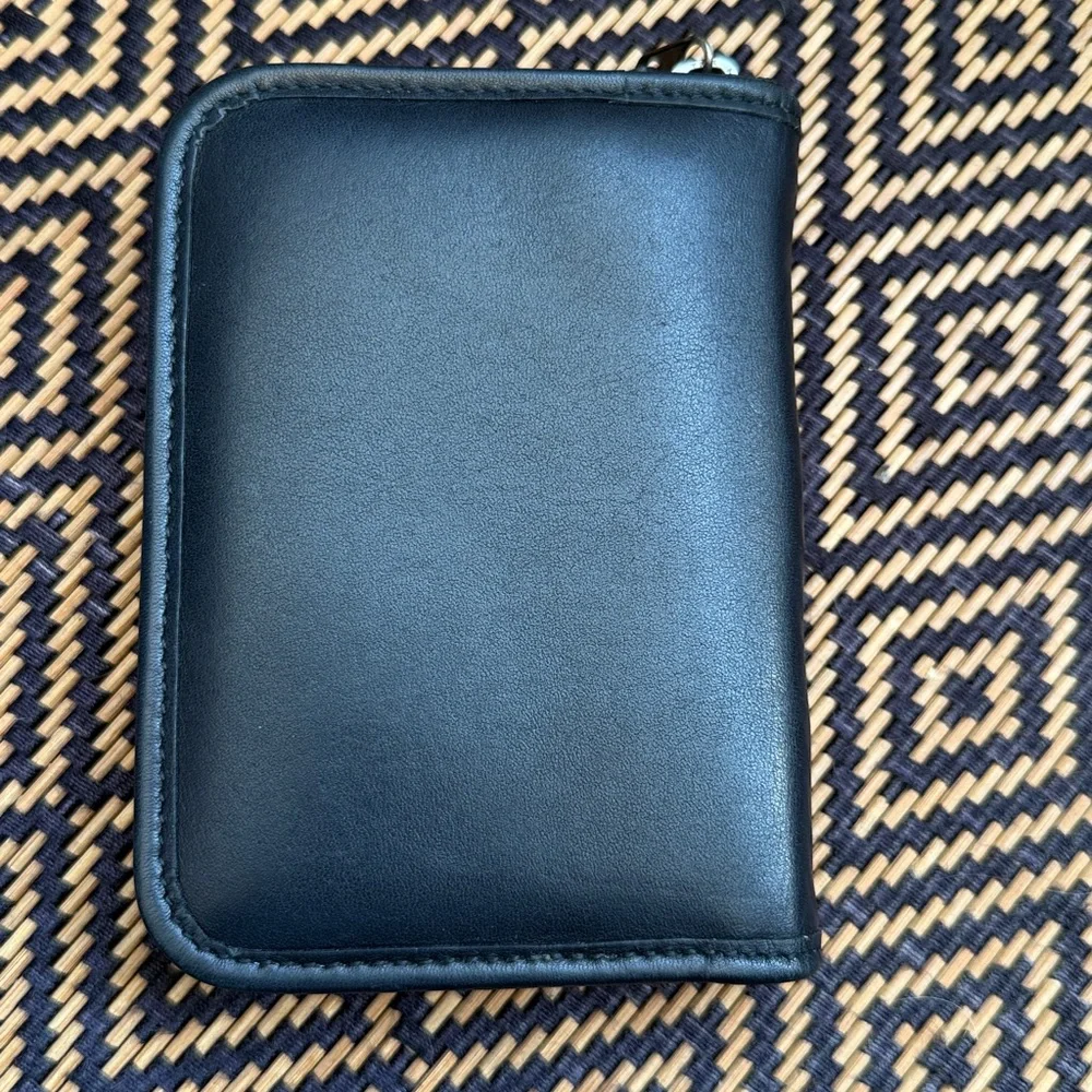 Vintage Coach Black Leather Zip-Around wallet 4565 black